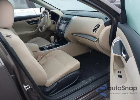 2015 Nissan Altima 2.5 Sv из США, поврежденный, VIN 1N4AL3AP6FC164651